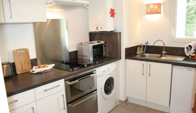 BASQUE COUNTRY BETWEEN SEA AND MOUNTAIN