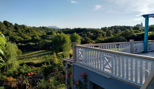 Basque villa in the countryside. Patio with a beautiful view + above-ground pool