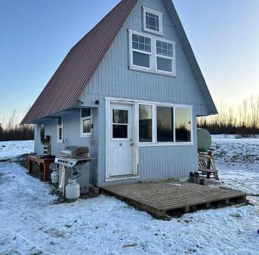 Bass Farm Lake View Loft Cabin