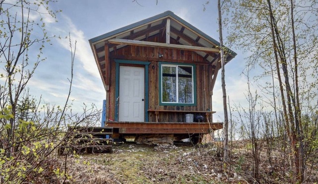 Bass Farm: Twin Lakes Couples Dry Cabin