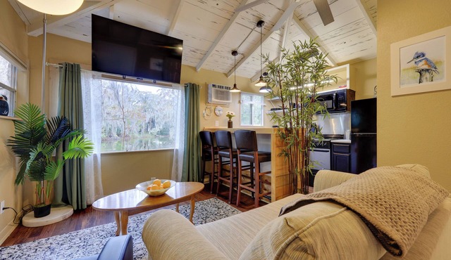 Bass Fishing Paradise w/Shared Dock in Hawthorne!