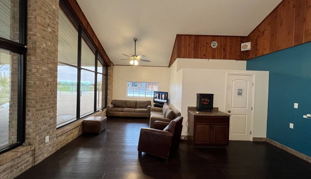 Bass Inn - Choke Canyon National Park