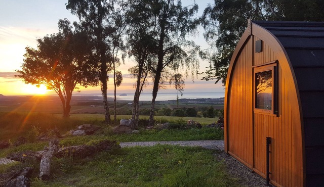 Bass Rock Pod - Luxury King Size Bed - Sea View