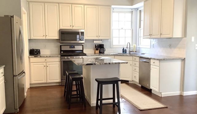 Basset Rd - Spacious & Newly Updated