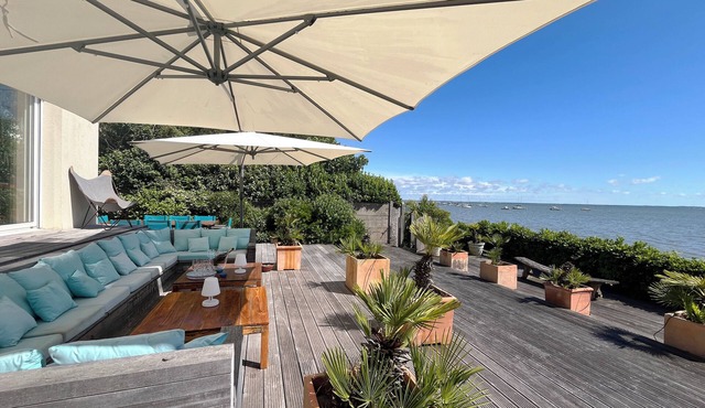 Bassin front villa with private beach access, heated pool - 14 pers