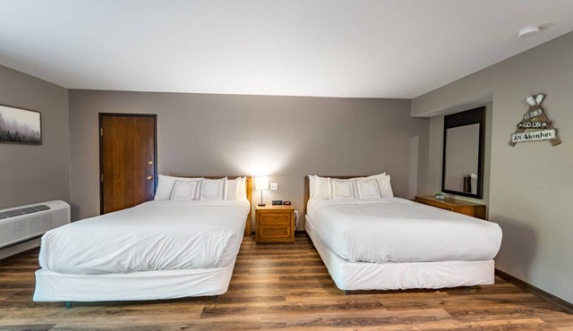 Basswood Fireside Suite Deluxe @ the Inn