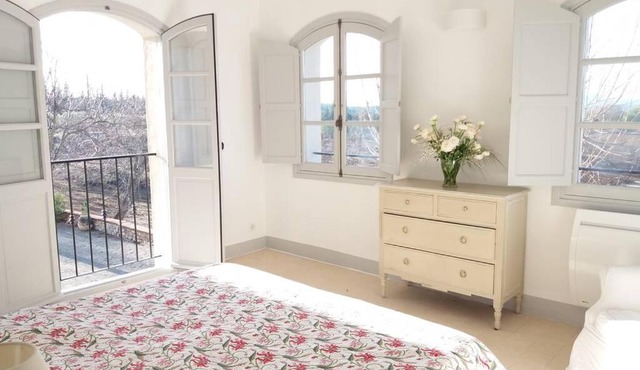 Bastide au milieu des vignes et des oliviers Aups