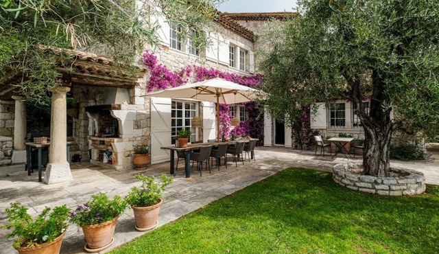 Bastide Blanche - Five Bedroom Villa, Sleeps 12