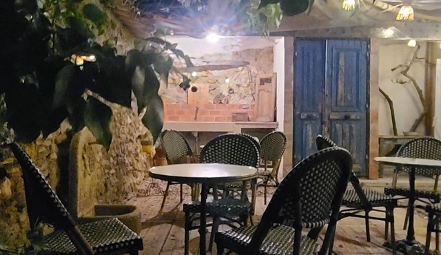 Bastide de 1855 au pied du Garlaban | Terrace, pool & Provencal charm