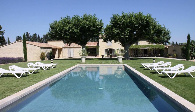 Bastide de charme, private pool in heart of Luberon