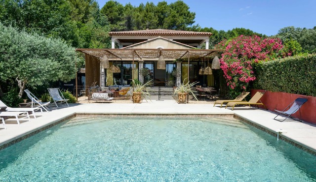 Bastide dou Pastre : Family friendly house with amazing view