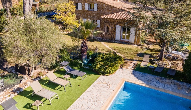 Bastide en Pierres, Piscine, Jeux de Pétanque, Parking Privé, Portail Électrique
