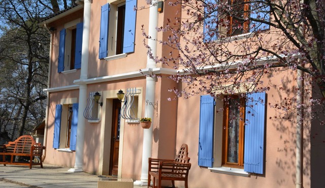 Bastide in Faucon, 170 m² facing the Mont Ventoux, 2500 m² garden