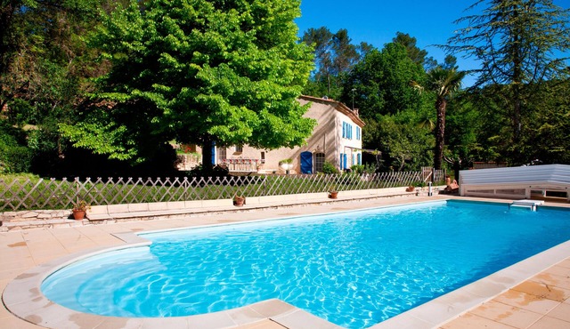 Bastide in Salernes with heated swimming pool, private tennis court in the countryside.