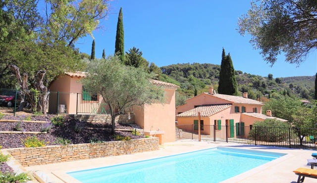 BASTIDE in the HEART of the Provencal valley