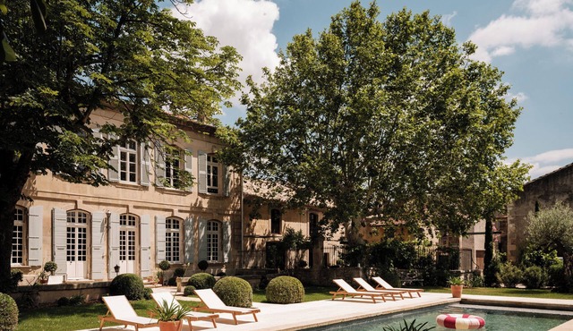 Bastide with garden and swimming pool 10 minutes from Saint Rémy de Provence