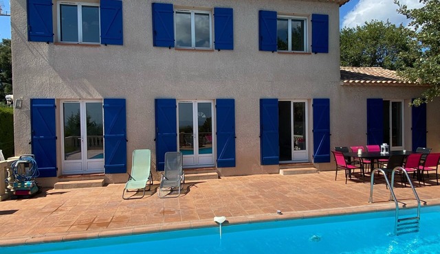 Bastide with private pool ideally located between St Tropez and G. Du Verdon.