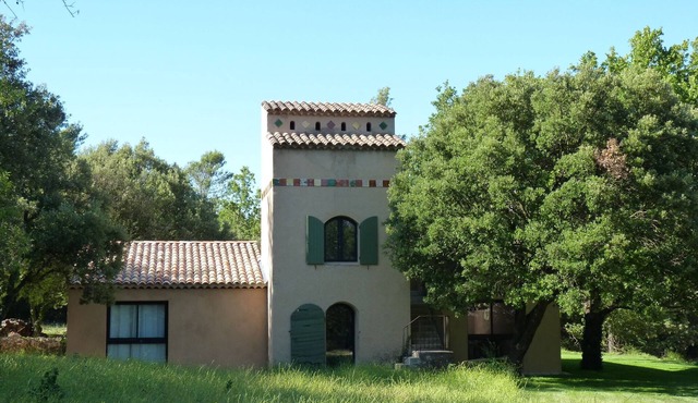 BASTIDON 18th restored with exclusive pool in 7-hectare park.