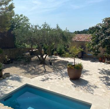 Bastidon, Petite bastide pour 2 avec bassin et jardin privé