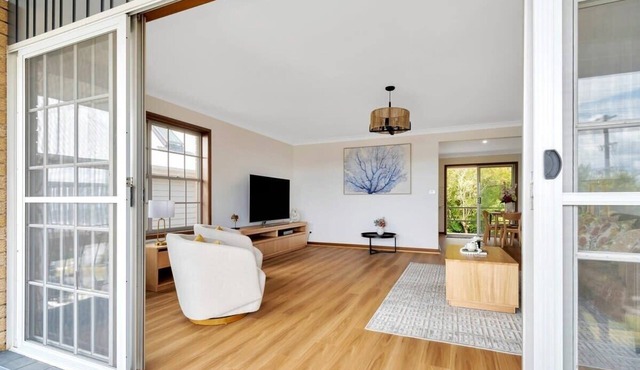 Bateau Bay Family Escape - Magical sunset views