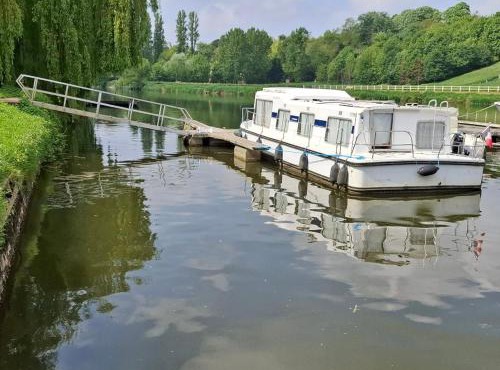 Bateau séjour en bord de Mayenne - 9 pers. - API-1-46-32