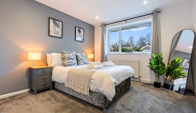 Bath Hideaway | 2BR + Hot Tub