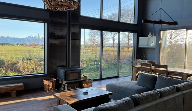 Bathed in sunshine with stunning mountain views, relax in luxury after a ski.