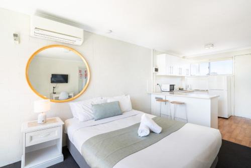 Bathurst Studio Apartments