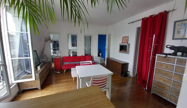 “Batignolles Apartment for 2 Guests” with Wi-Fi and Air Conditioning