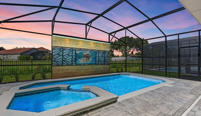 Batman's Cave: PVT Pool with TV, BBQ & Epic Game Room!