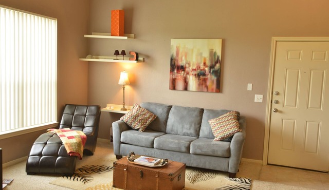 Baton Rouge Condo With Resort Atmosphere With Custom Decor, Sleeps 2