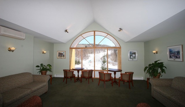 Battures Hotel Fjord Saguenay