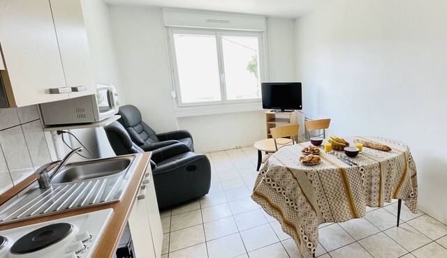 Baudelaire: Apartment 300 metres from the thermal baths