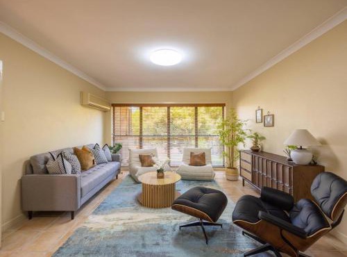 Bauhaus Design 5 Bedrooms Home at Carindale