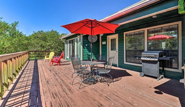 Bay Access and Dock Riverfront Tivoli Escape