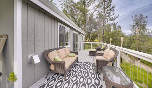 Bay Area Escape on 5 Acres: Pet Friendly, Views