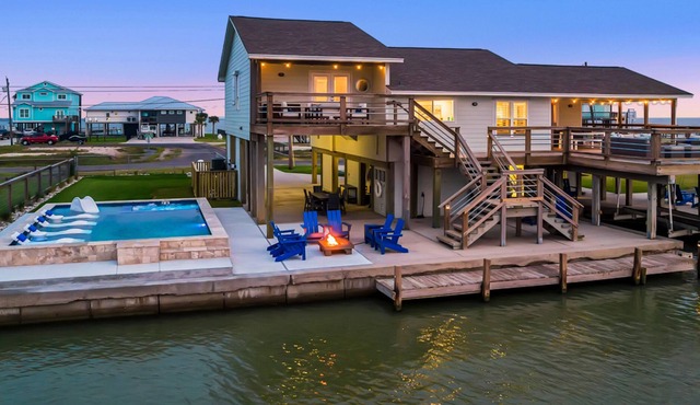 Bay Bliss | Private Pool + Lighted Dock!