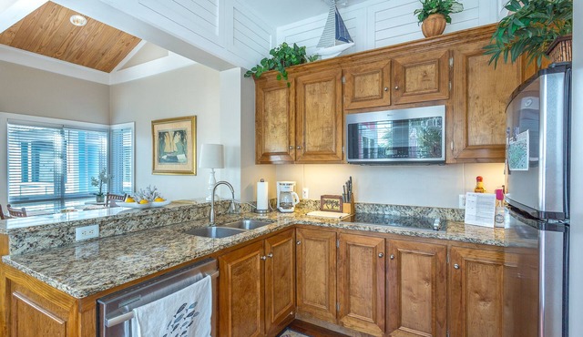 Bay Bliss1br/1ba- Season Special! Less than 5 minute walk to the beach