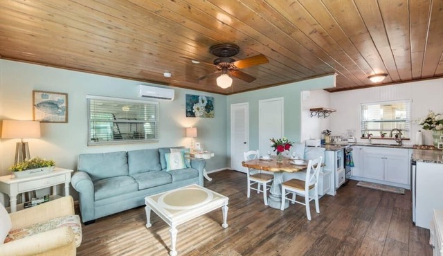 Bay Breeze Cottages #2