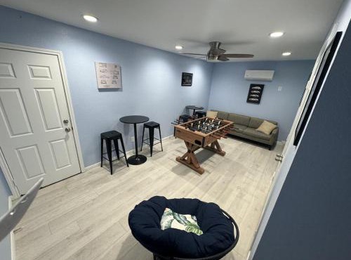 Bay Breeze Escape - 3BR Home with Game Room, Huge Backyard, Patio & Minutes from Boardwalk