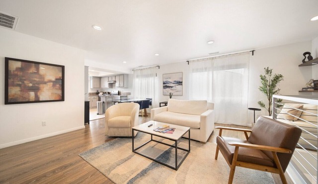 Bay Breeze Hideaway Near Manhattan and Redondo Beach