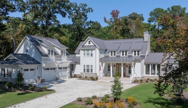 Bay Breeze Retreat | Luxury Bay Creek 6BR w/Hot Tub, Golf Carts, Golf, Pools & Private Beach