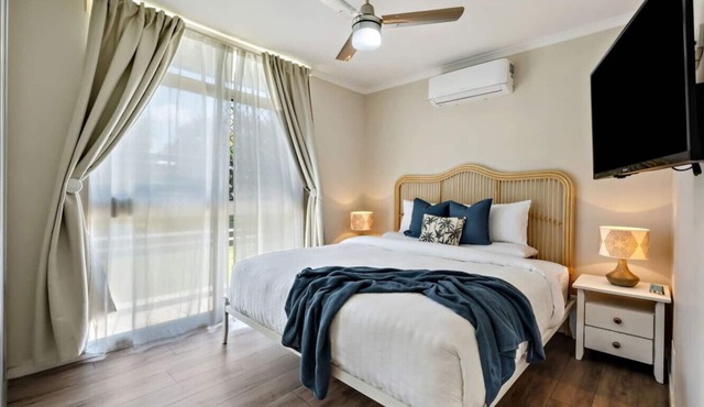 Bay Breeze - Sleeps 4 - Walk to Bay