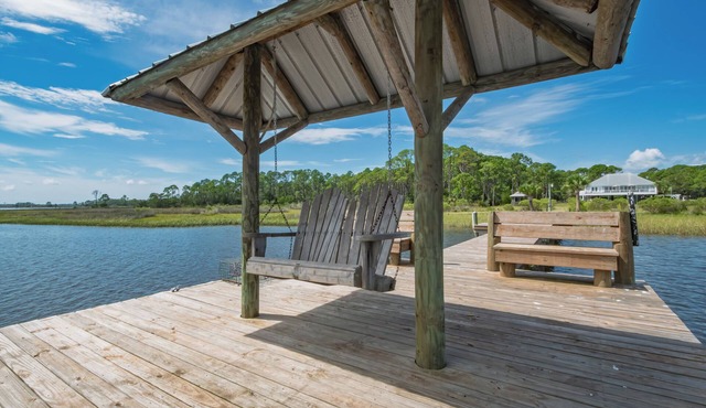 Bay Breeze - Waterfront with Boat Dock, Helipad!