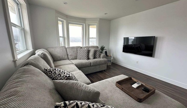 Bay Bulls Waterfront: Steps ToTrail & Boat Tours!