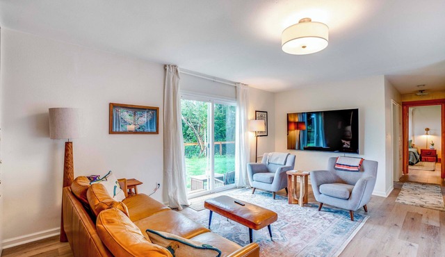 Bay City Retreat ~ 1/2 Mi to Local Beach!