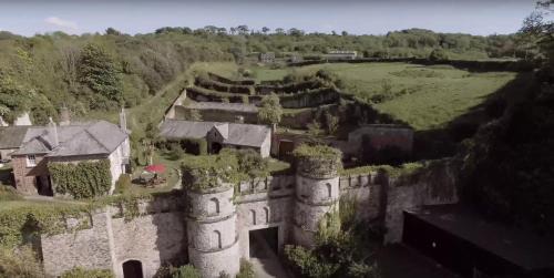 Bay Cottage & Bay Stables