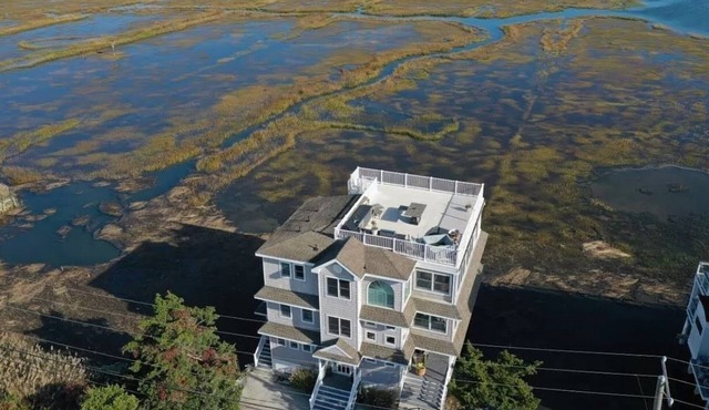 "Bay Dream" Avalon - 360 Views - Hot Tub - Roof Deck - Bike To Beach