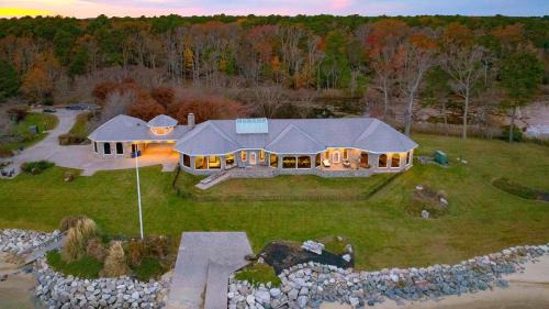 Bay Estate Luxe Waterfront Home w Private Pier MainGuest House Bay Views