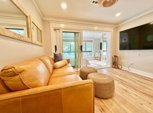Bay-front Condo near Gulf - Elegant and Private Stay - Penthouse with Elevator